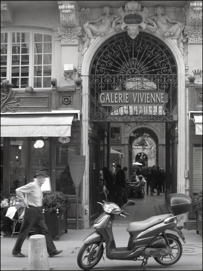 Popping tags at the Galerie Vivienne
