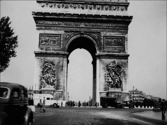 After quarreling with her beau at the Arc de Triomphe on Bastille Day in 1914, Rose jumped off the rooftop (Image: T. Brack's archives)